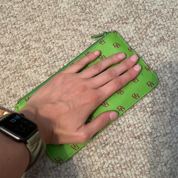 Dooney & Bourke wristlet - Picture 7 of 9